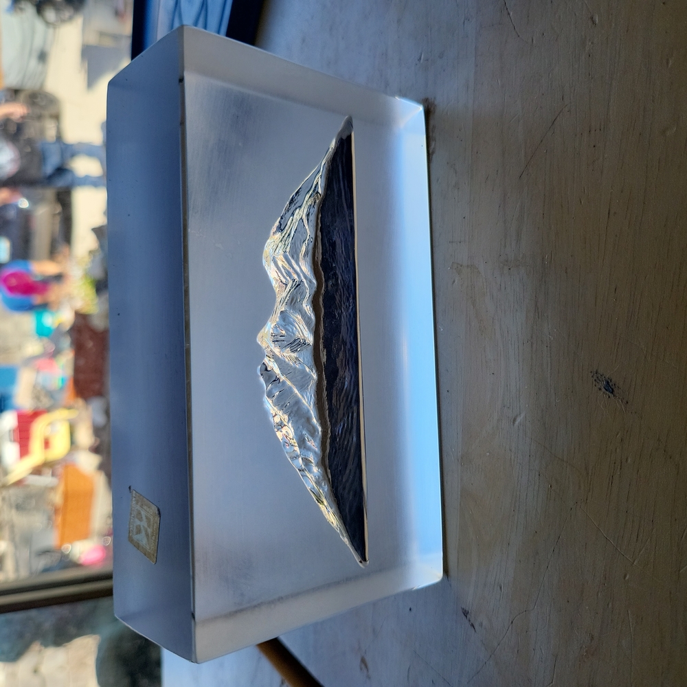 Kristulus Lead Crystal Mountain Range Paperweight - Picture 9 of 12